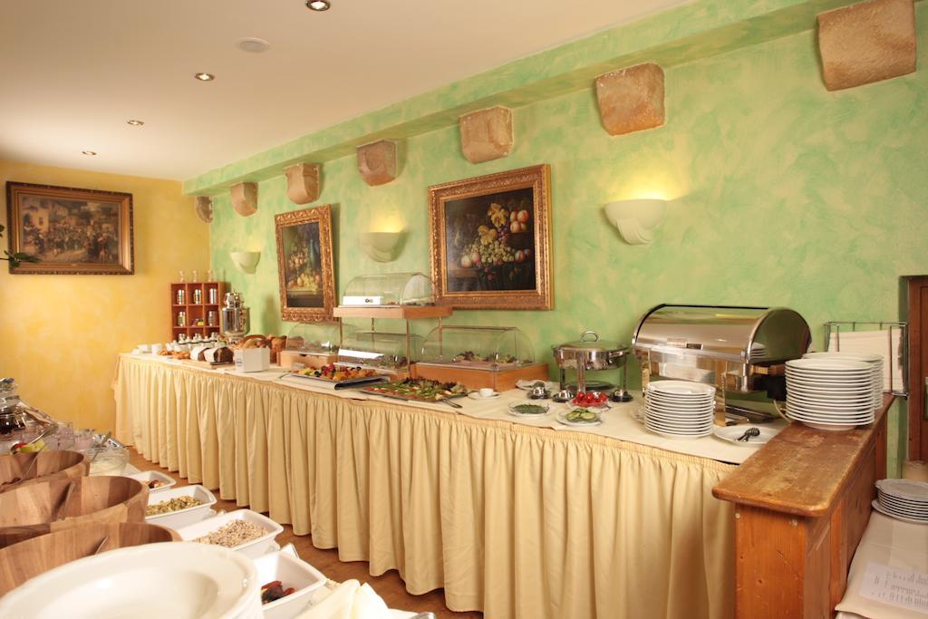 Hotel Schloss Edesheim Eksteriør bilde