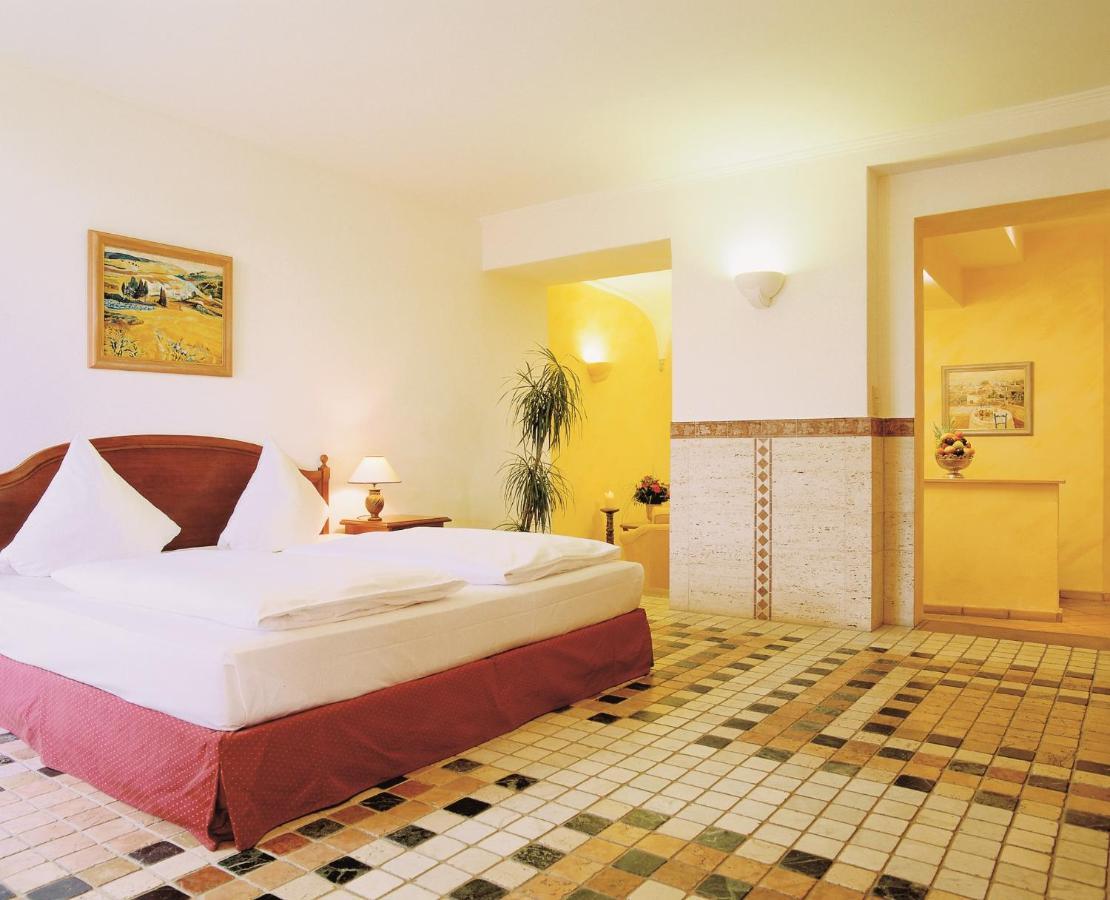 Hotel Schloss Edesheim Rom bilde